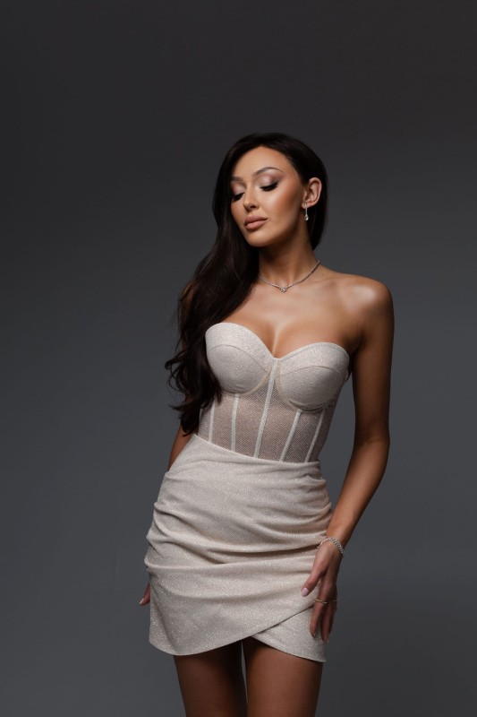 Komplet z gorsetem i spódniczką w mlecznym kolorze - Szarecka.com