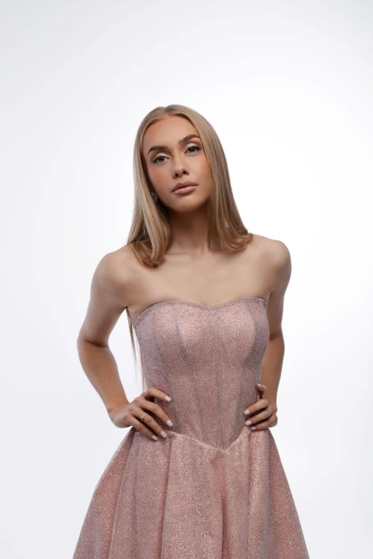 Różowa sukienka rozkloszowana - Szarecka.com