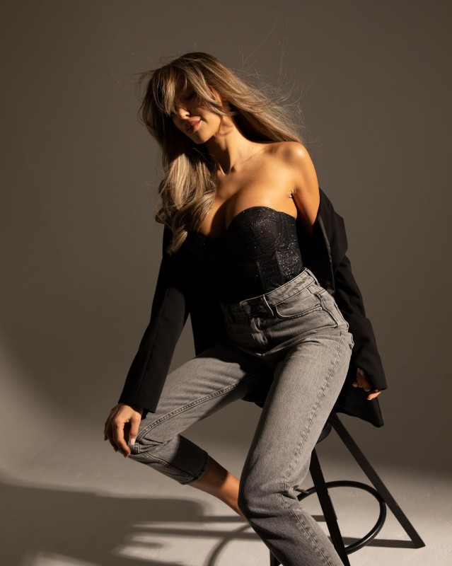 Czarny gorset z tkaniny brokatowej - szarecka.com