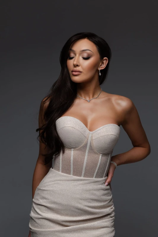 Gorset z brokatowej tkaniny w mlecznym odcieniu - Szarecka.com